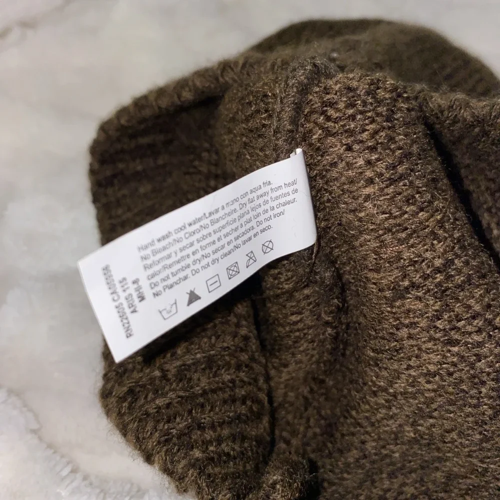 Isotoner Brown Chocolate Beanie‎ Women's  Acrylic/wool Blend